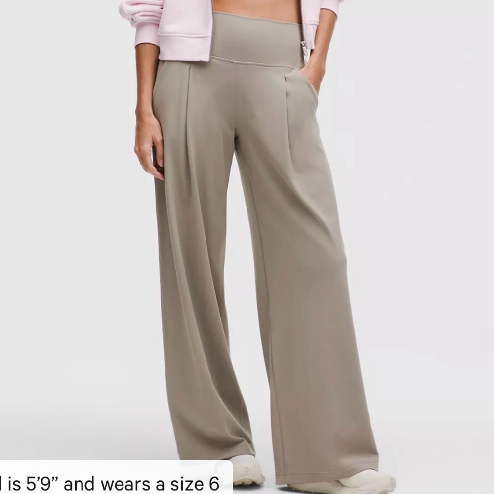 Lululemon align palazzo pant size 10. Color warm
Ash gray